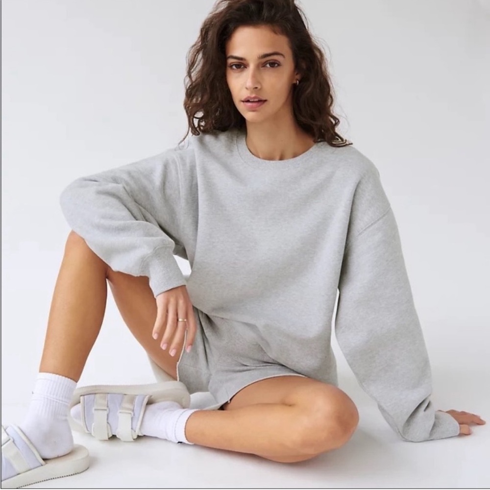 Aritzia sweatfleece mega crewneck